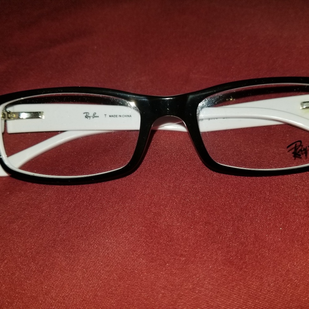 Glasses - Picture 2 of 5